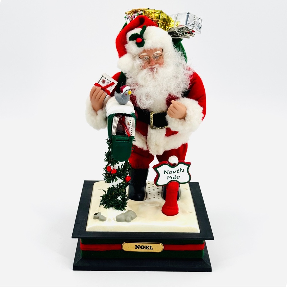 VTG Musical Light-up North Pole Santa Mai Holiday Creations Scene Display